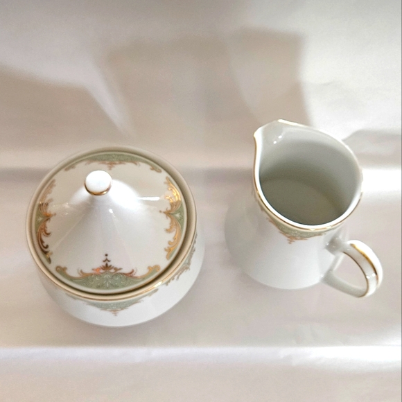 "Valhala" covered cream and sugar by Mikasa. - Picture 5 of 12